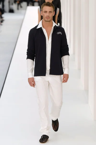 Look 32